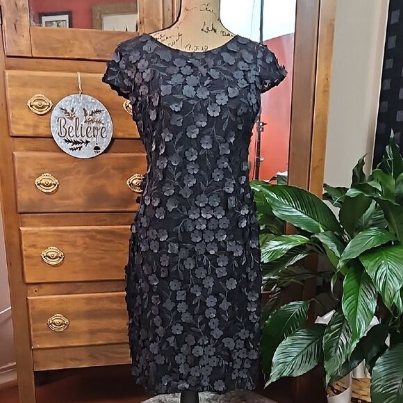 Xscape 3D Floral Black Cocktail Dress size 6 - Picture 1 of 12